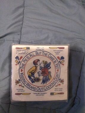 Vintage Folk Art Kitchen Napkins Set Amish Dutch Couple Sealed New